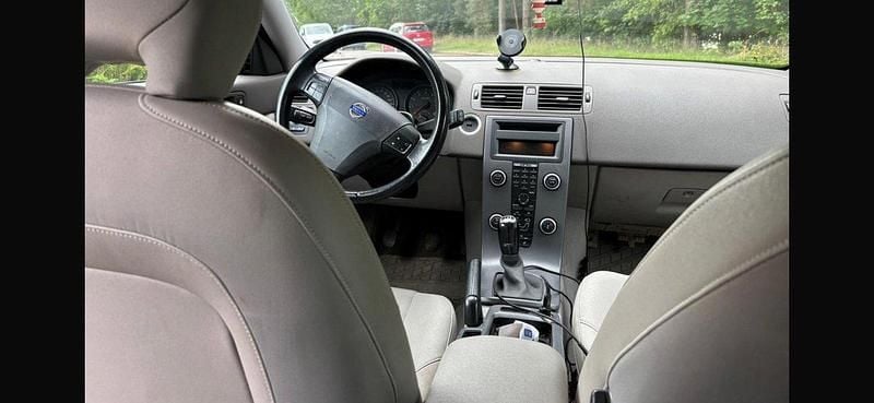 Grön Begagnad 2008 Volvo V50 Kinetic Kombi | 40 000 kr (Bra pris) - Bild 1/4