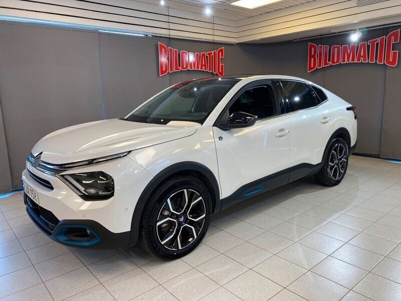 Vit Begagnad 2023 Citroën e-C4 Exclusive Sedan | 339 000 kr (Dyr) - Bild 1/4