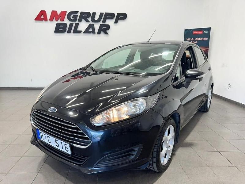 Svart Begagnad 2013 Ford Fiesta Trend Halvkombi | 49 900 kr (Marknadspris) - Bild 1/4