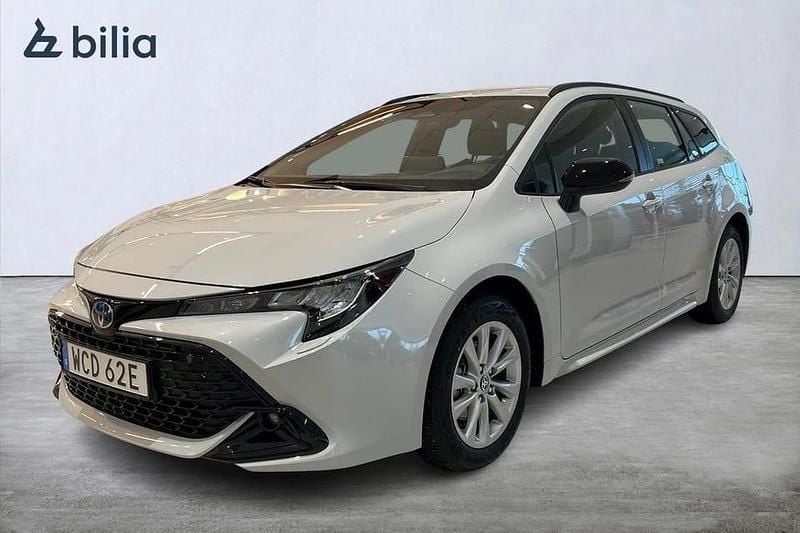 Grå Begagnad 2025 Toyota Corolla Kombi | 299 900 kr (Bra pris) - Bild 1/3