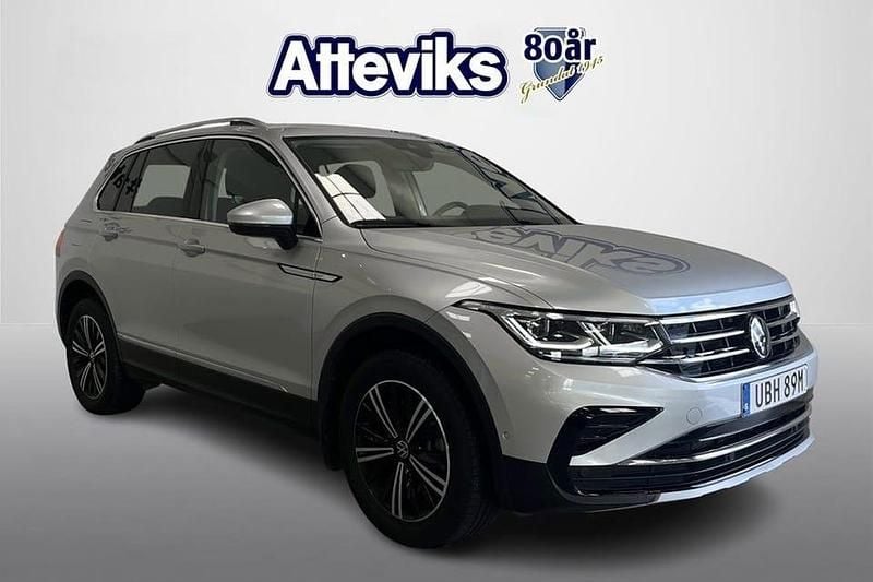 Silver Begagnad 2023 VW Tiguan Elegance SUV | 399 000 kr (Marknadspris) - Bild 1/4