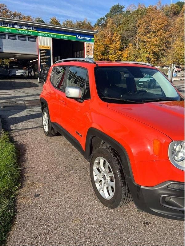 Orange Begagnad 2015 Jeep Renegade Limited SUV | 150 000 kr (Lite dyr) - Bild 1/4