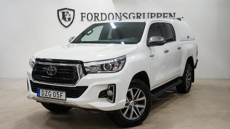 Vit Begagnad 2019 Toyota HiLux Pickup | 349 800 kr (Superpris) - Bild 1/4