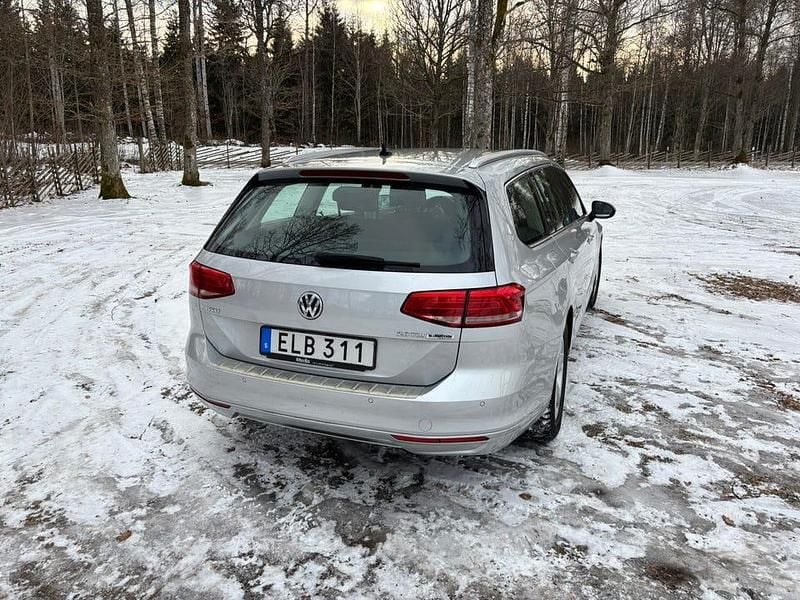Begagnad VW Passat Executive 150 HK (110 kW) 2015 Silver metallic
