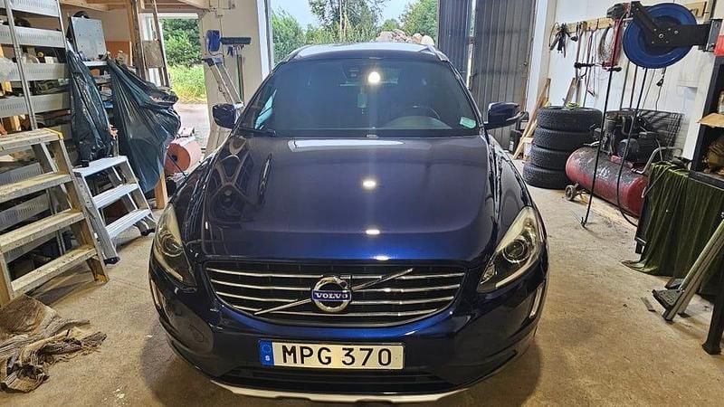 Begagnad 2015 Volvo XC60 SUV | 145 000 kr - Bild 1/4
