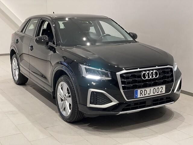 Brilliantsvart Begagnad 2022 Audi Q2 Advanced Plus SUV | 234 900 kr (Marknadspris) - Bild 1/4
