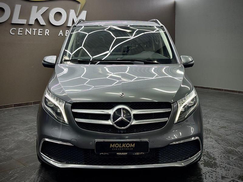 Begagnad Mercedes V300 Exclusive 239 HK (175 kW) 2020 Grå Minibuss