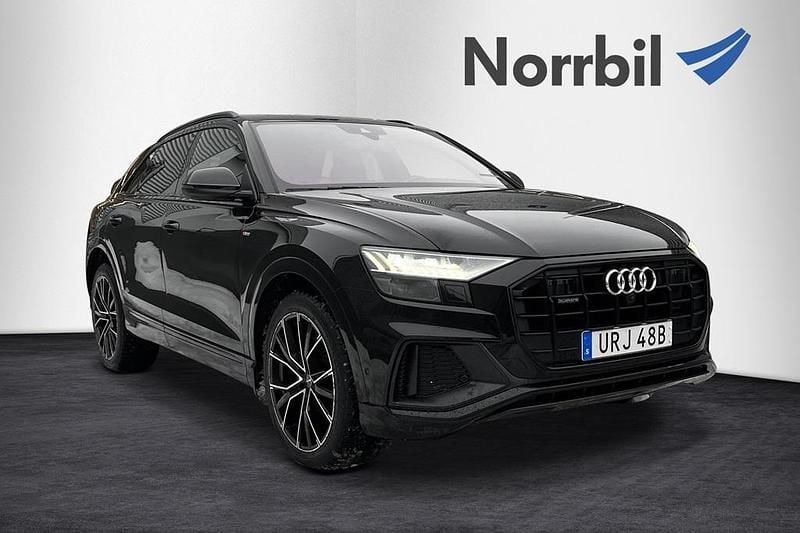 Svart Begagnad 2019 Audi Q8 S-Line SUV | 539 000 kr (Marknadspris) - Bild 1/4