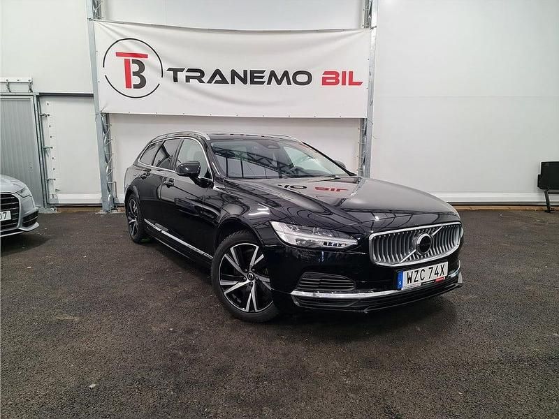 Svart Begagnad 2023 Volvo V90 Core Kombi | 299 900 kr (Marknadspris) - Bild 1/4