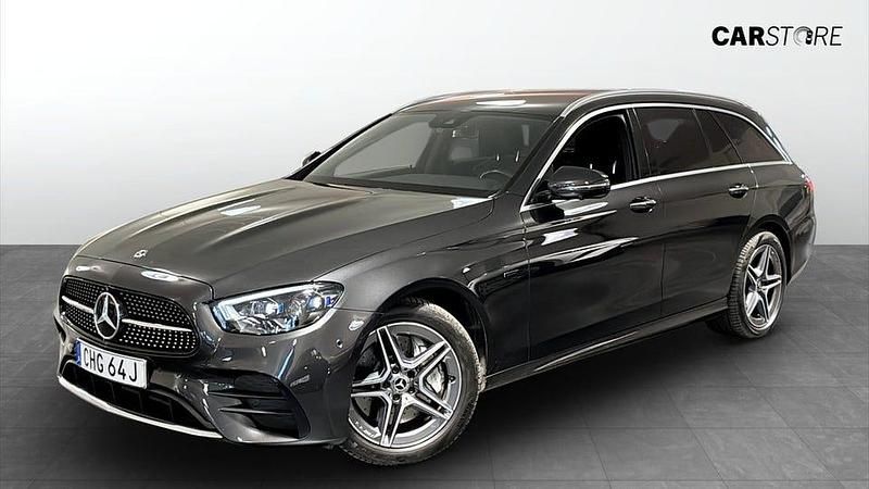 Grå Begagnad 2021 Mercedes 300 AMG Kombi | 399 900 kr - Bild 1/4