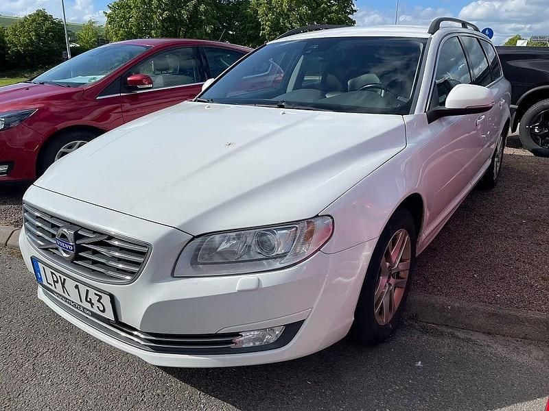Vit Begagnad 2015 Volvo V70 Momentum Kombi | 129 500 kr (Marknadspris) - Bild 1/4