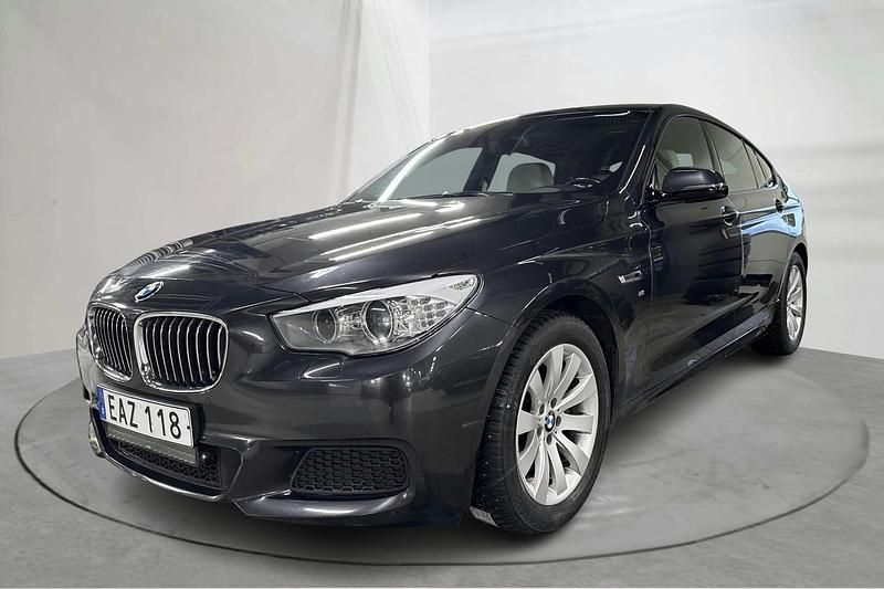 Grå Begagnad 2015 BMW 530 Gran Turismo M Sport | 180 000 kr - Bild 1/4