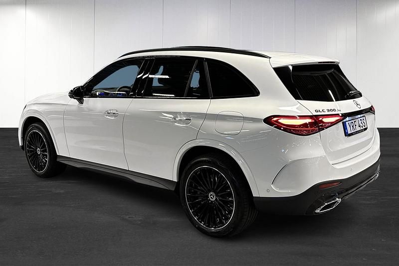 Begagnad Mercedes GLC300e AMG line 333 HK (244 kW) 2025 Svart SUV