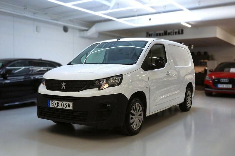 Vit Begagnad 2020 Peugeot Partner Minibuss | 149 900 kr (Bra pris) - Bild 1/4