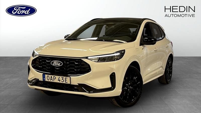 Frozen white Ny 2025 Ford Kuga ST-Line X SUV | 494 000 kr (Dyr) - Bild 1/4