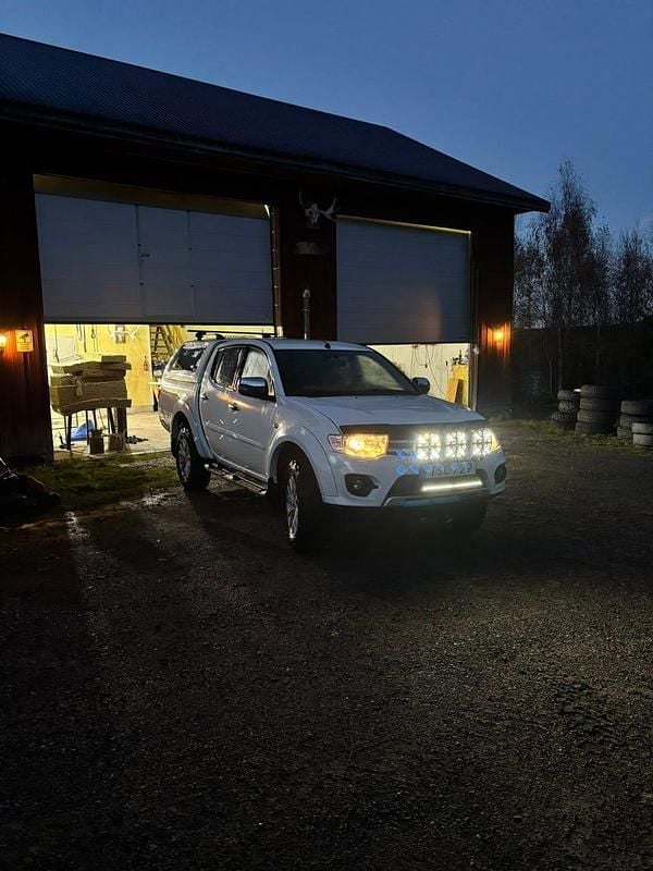 Begagnad 2015 Mitsubishi L200 Pickup | 170 000 kr (Bra pris) - Bild 1/4