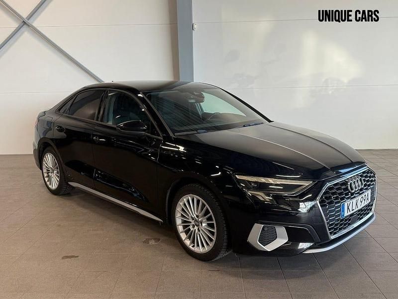 Svart Begagnad 2020 Audi A3 Comfort Sedan | 179 900 kr (Dyr) - Bild 1/4