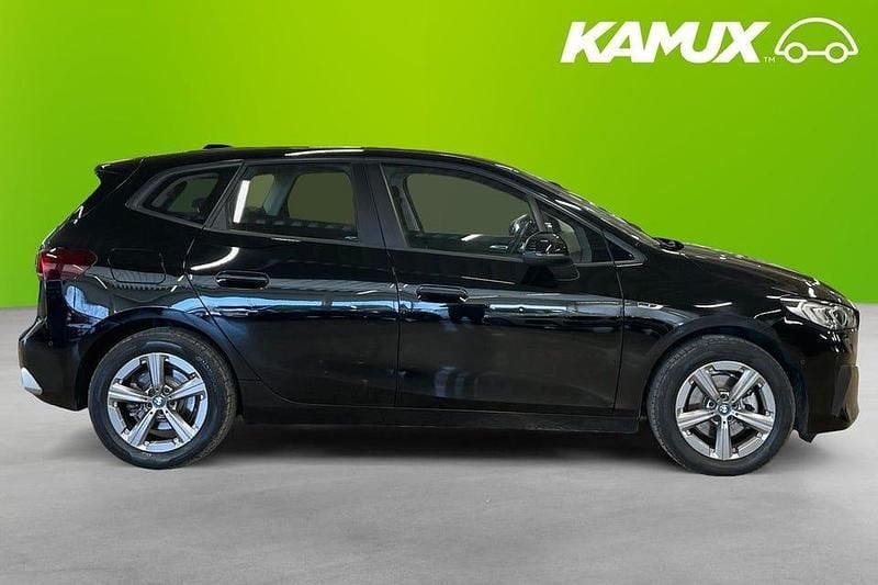 Begagnad BMW 225 Active Tourer 245 HK (180 kW) 2023 Svart Minibuss