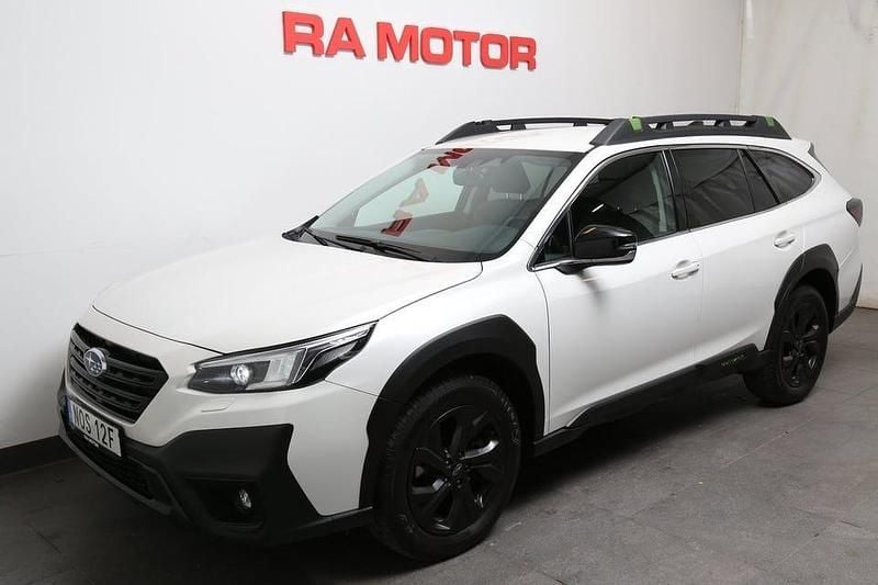 Vit Begagnad 2024 Subaru Outback Kombi | 379 900 kr (Marknadspris) - Bild 1/3