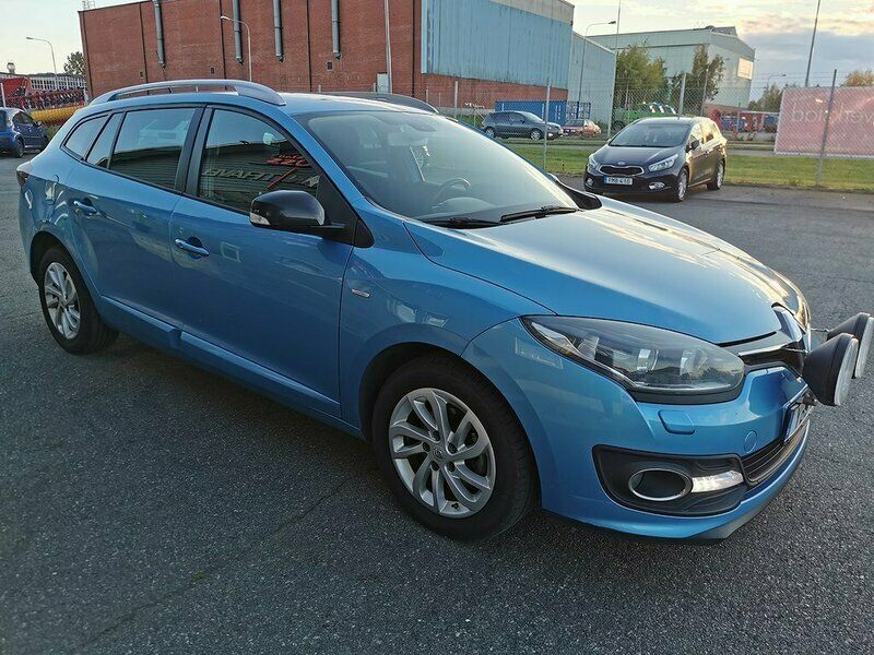 Begagnad Renault Mégane GrandTour LIMITED 110 HK (80 kW) 2015 Ljusgrå Kombi