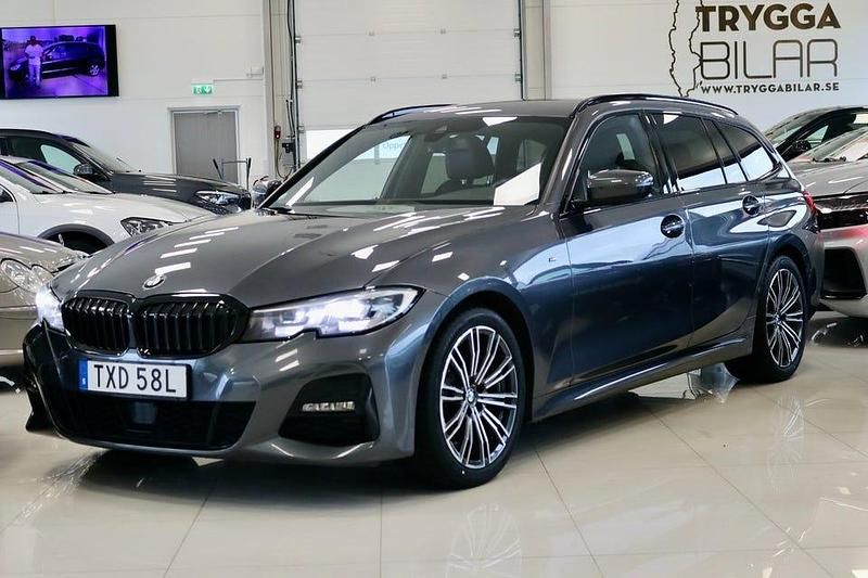 Grå Begagnad 2020 BMW 320 M Sport Kombi | 349 000 kr (Dyr) - Bild 1/4