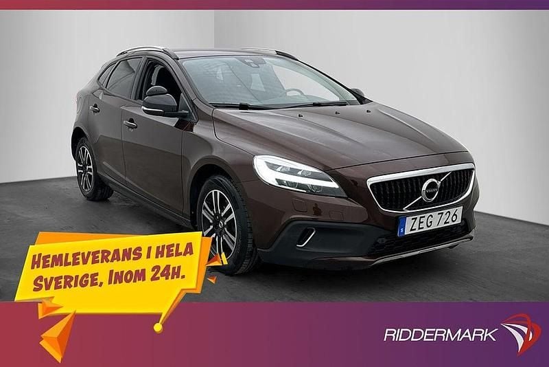 Brun Begagnad 2018 Volvo V40 CC Momentum Kombi | 159 800 kr (Marknadspris) - Bild 1/3