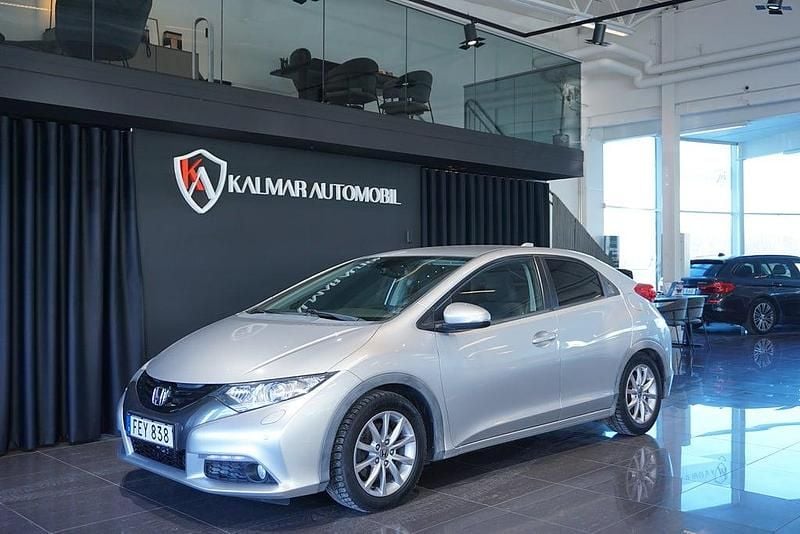 Begagnad Honda Civic Lifestyle 120 HK (88 kW) 2013 Silver Halvkombi