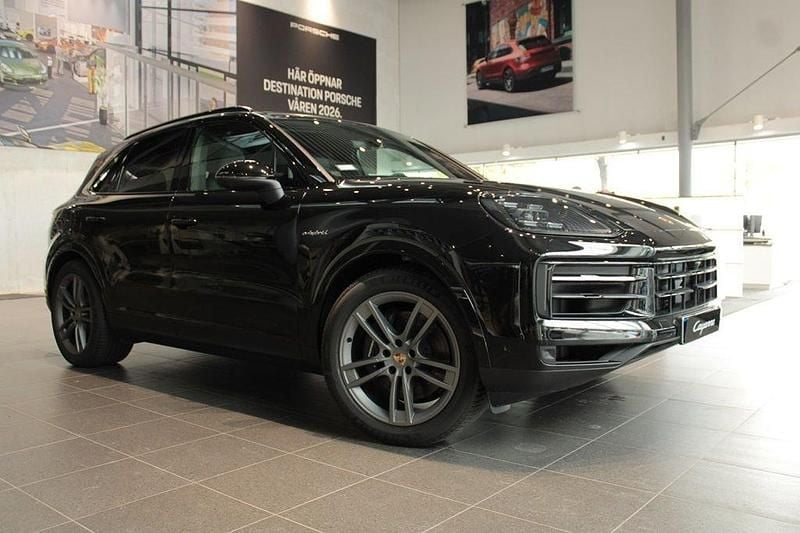 Svart Begagnad 2025 Porsche Cayenne SUV | 1 225 000 kr (Bra pris) - Bild 1/4
