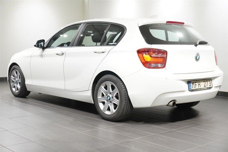 Begagnad BMW 116 136 HK (100 kW) 2013 Färg: vit Halvkombi