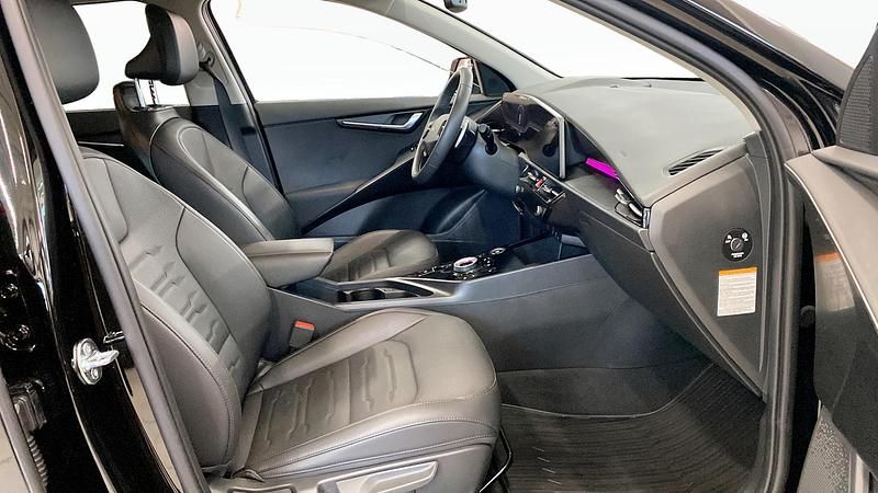 Begagnad Kia e-Niro Advance 150 kW (204 HK) 2024 Svart SUV