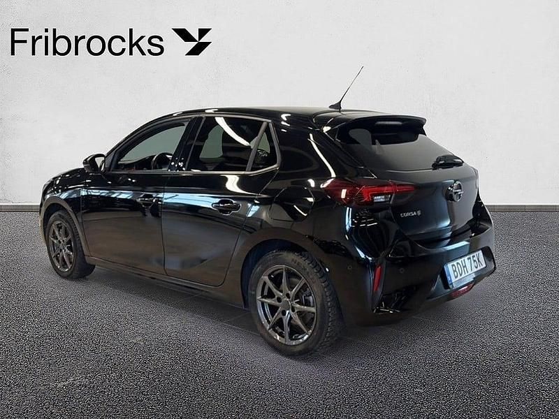 Begagnad Opel Corsa-e 100 kW (136 HK) 2022 Svart Halvkombi