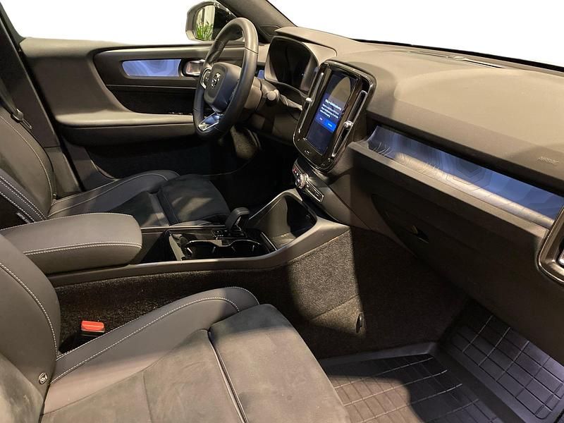 Begagnad Volvo C40 Core 303 kW (413 HK) 2023 Vit SUV