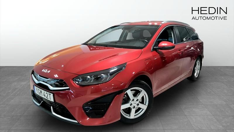 Begagnad Kia Ceed Sportswagon Advance 105 HK (77 kW) 2023 Röd Kombi