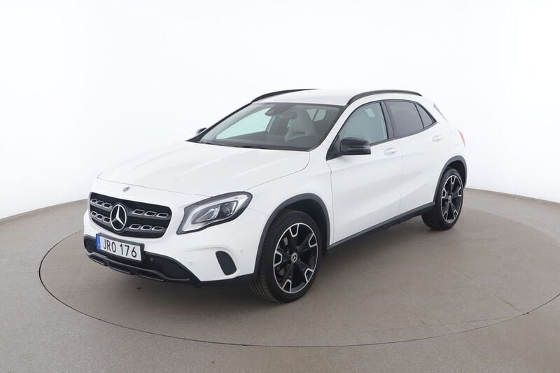 Vit Begagnad 2018 Mercedes GLA200 SUV | 253 000 kr - Bild 1/4