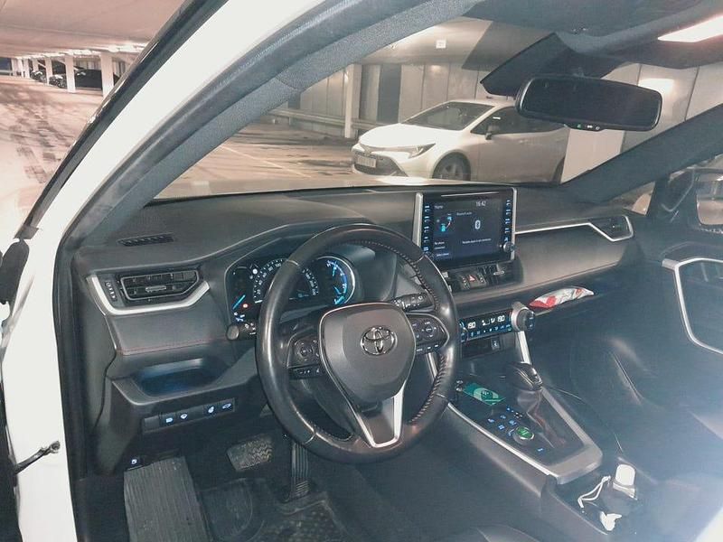 Begagnad Toyota RAV4 306 HK (225 kW) 2020 SUV