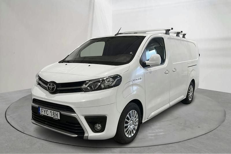 Svart Begagnad 2022 Toyota Proace Van | 259 000 kr - Bild 1/4