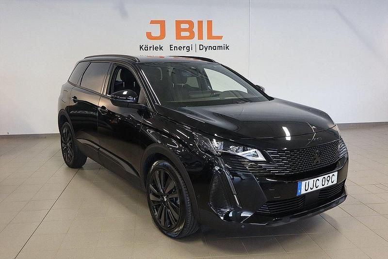 Svart Begagnad 2024 Peugeot 5008 GT Minibuss | 359 900 kr (Marknadspris) - Bild 1/4