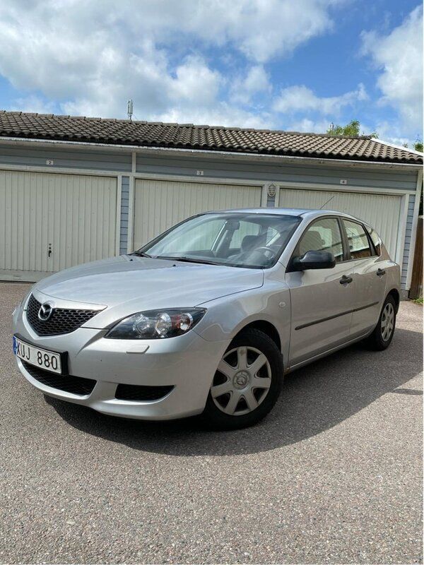 Grå Begagnad 2007 Mazda 3 Inclusive Halvkombi | 30 000 kr (Superpris) - Bild 1/4