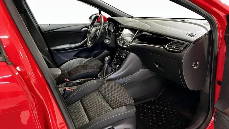 Begagnad Opel Astra Dynamic 125 HK (91 kW) 2015 Röd Halvkombi