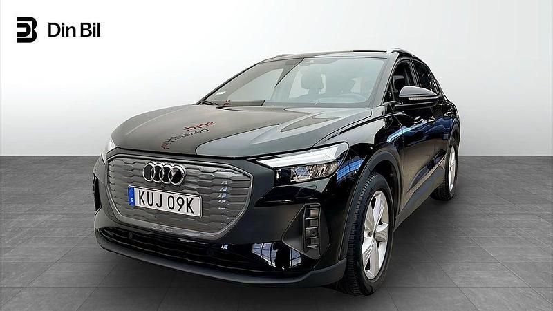 Begagnad Audi Q4 e-tron Proline 150 kW (204 HK) 2022 Svart SUV