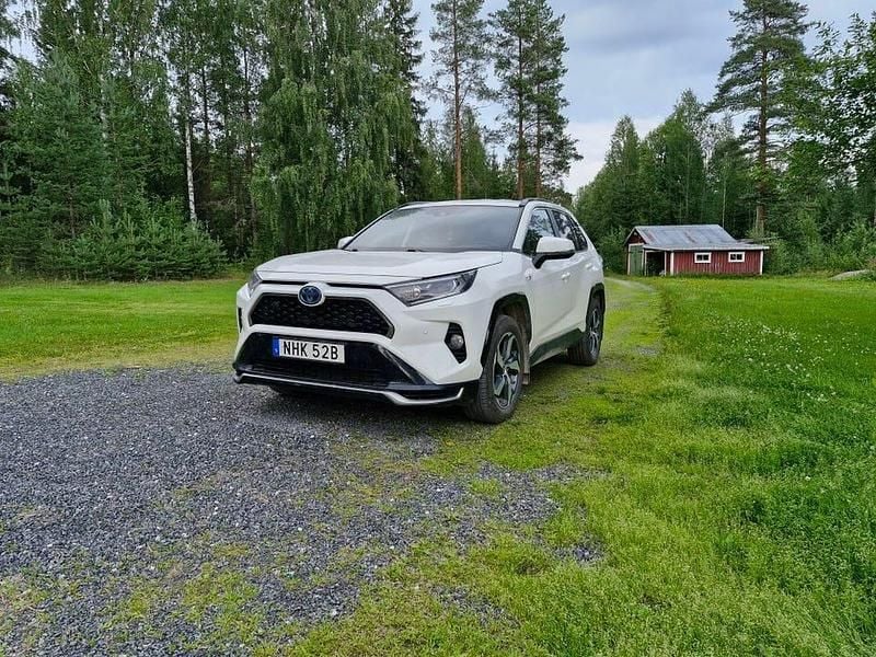 Begagnad 2020 Toyota RAV4 SUV | 295 000 kr (Lite dyr) - Bild 1/4