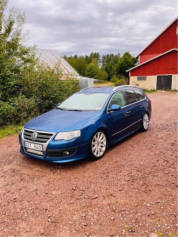 Blå Begagnad 2010 VW Passat Kombi | 48 000 kr (Lite dyr) - Bild 1/4