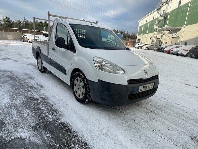 Vit Begagnad 2014 Peugeot Partner Van | 39 900 kr (Bra pris) - Bild 1/4
