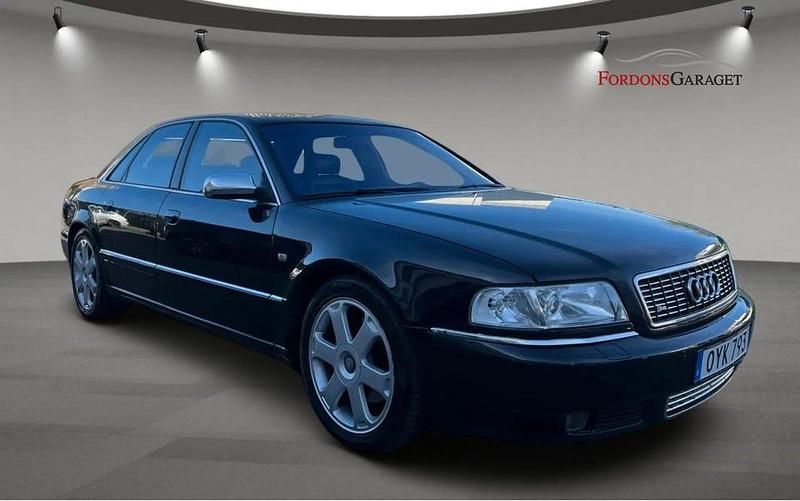Svart Begagnad 1999 Audi S8 Comfort Sedan | 109 900 kr - Bild 1/4