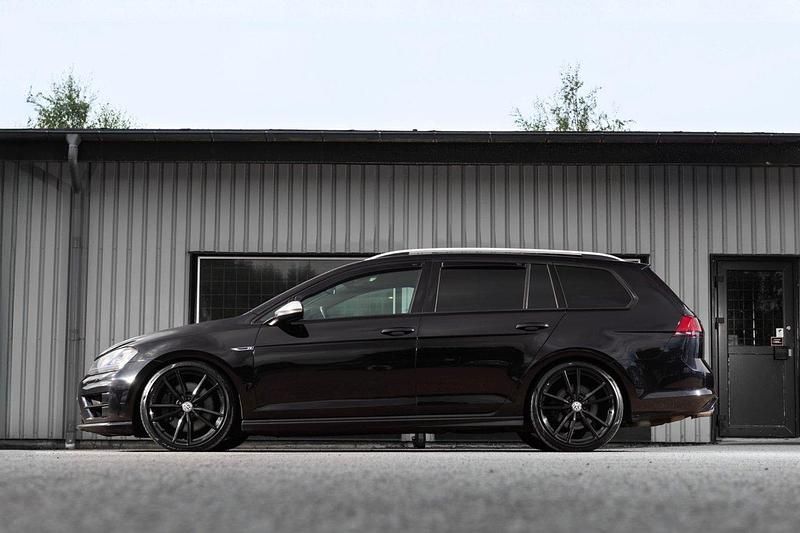 Begagnad VW Golf VII R 301 HK (221 kW) 2015 Svart Kombi