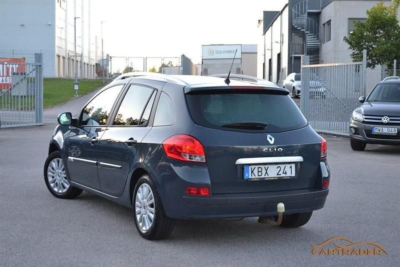 Begagnad Renault Clio IV 75 HK (55 kW) 2013 Blå Kombi