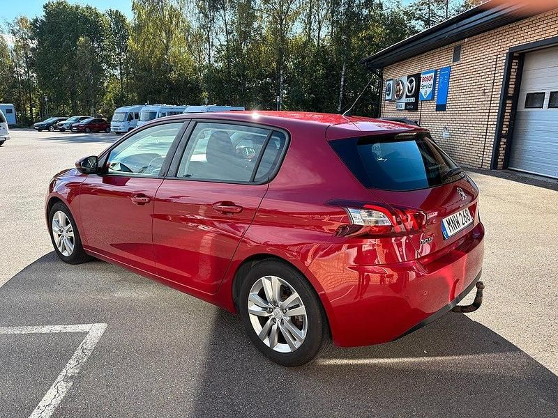 Begagnad Peugeot 308 Active 116 HK (85 kW) 2014 Röd Halvkombi