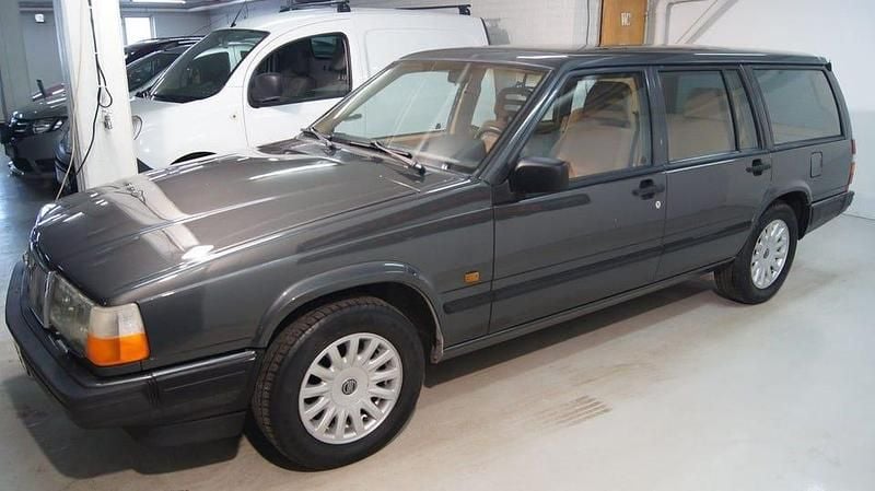 Begagnad Volvo 940 131 HK (96 kW) 1991 Mörkgrå Kombi