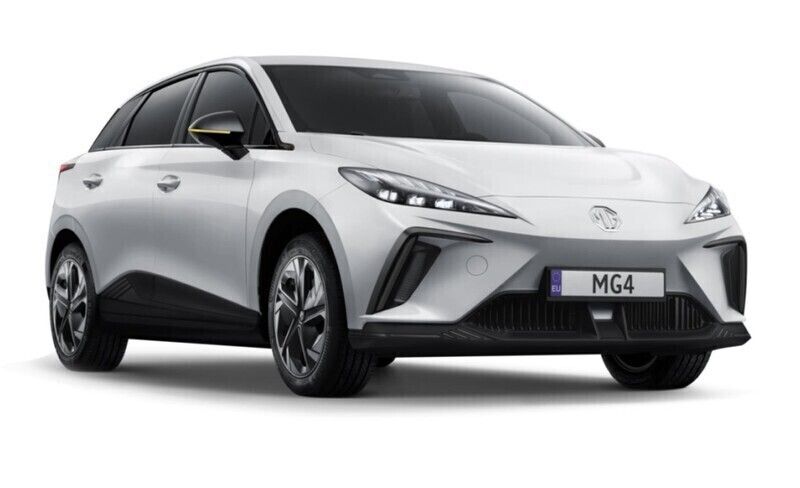 Begagnad MG MG4 EV Trophy 180 kW (245 HK) 2023 Vit Halvkombi