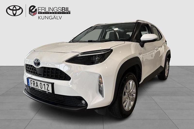 Vit Begagnad 2022 Toyota Yaris Cross Active SUV | 259 900 kr (Bra pris) - Bild 1/4